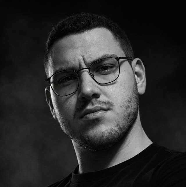 Aviv Kaplan, black and white portrait